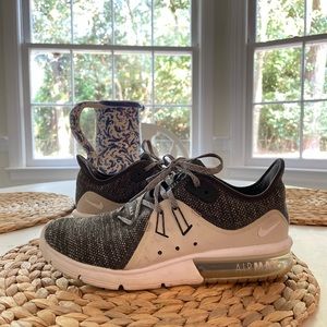 Air max shoes womens size 8.5